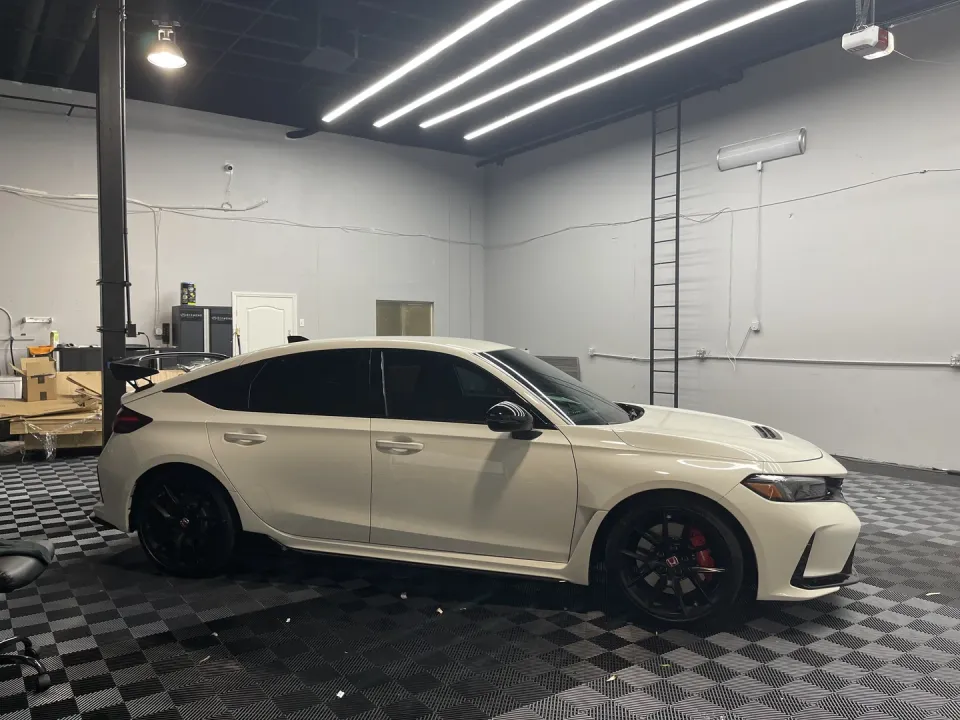 Diamond Garage · image from the official website