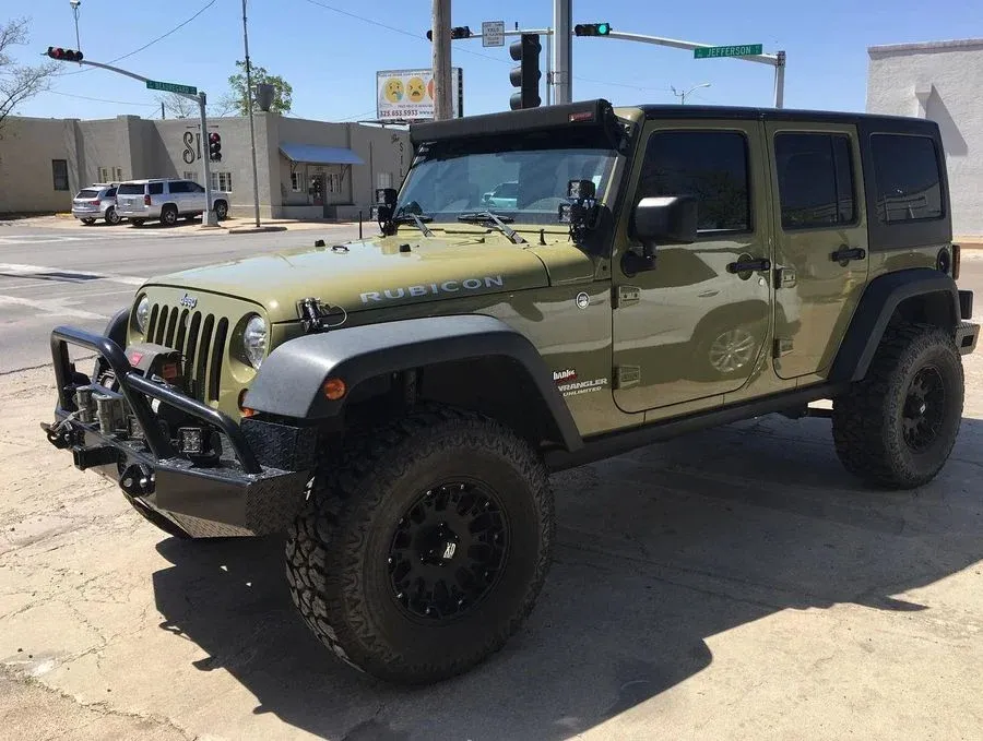Website imagery from Sunshades Window Tinting
